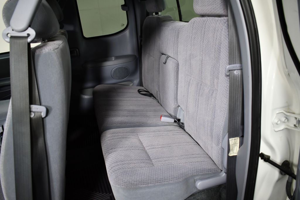2000 Toyota Tundra Image 17