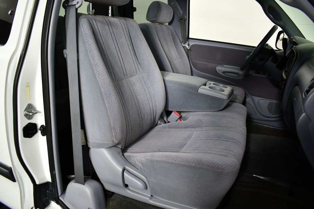 2000 Toyota Tundra Image 18