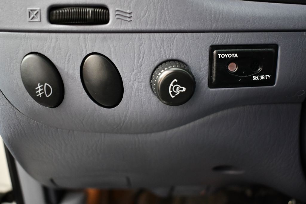 2000 Toyota Tundra Image 23