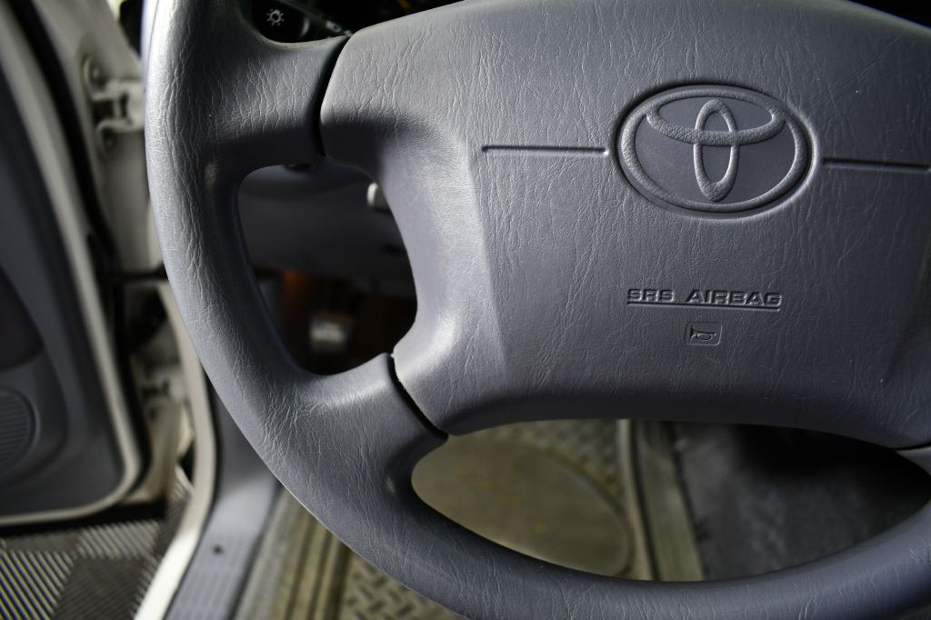 2000 Toyota Tundra Image 25