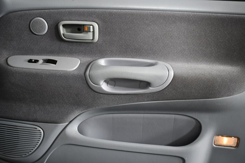 2000 Toyota Tundra Image 34