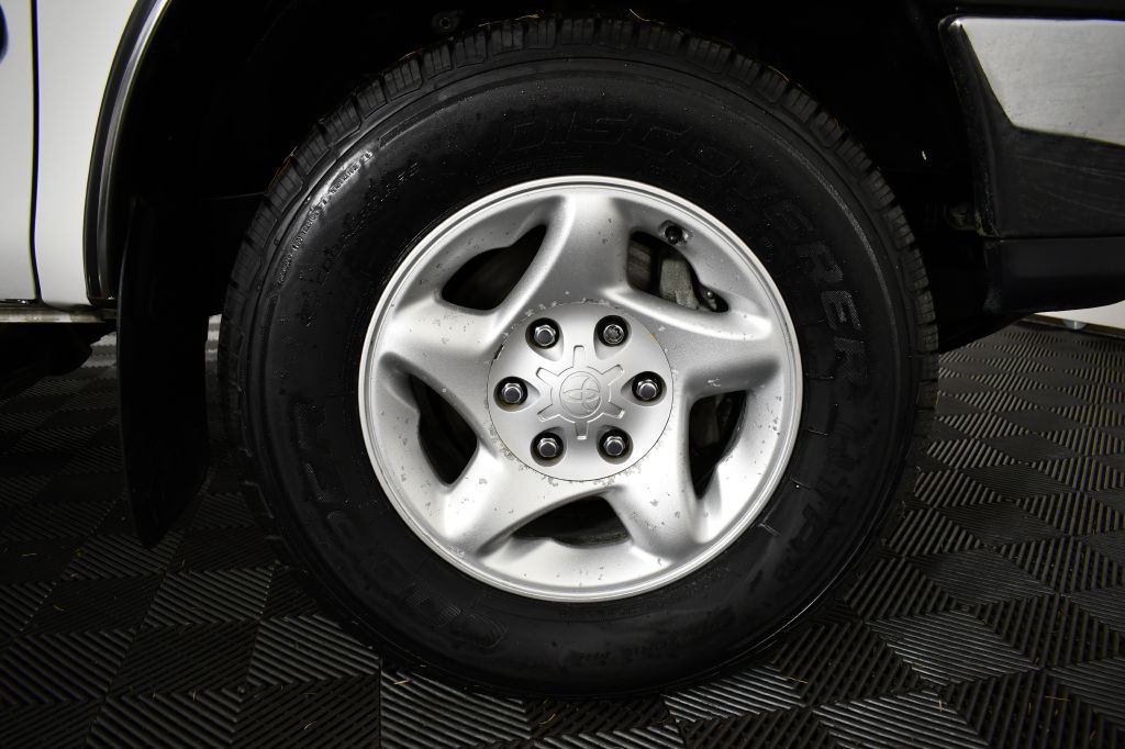 2000 Toyota Tundra Image 40