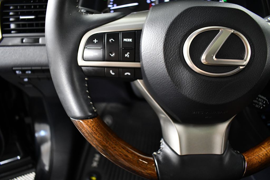 2016 Lexus RX Image 32