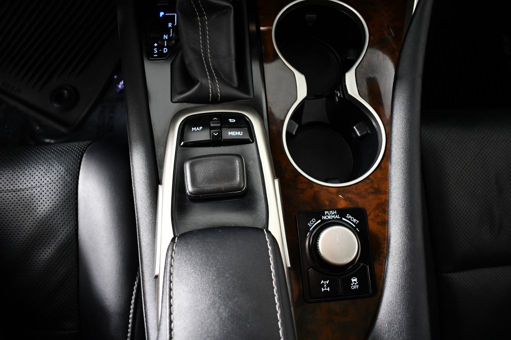 2016 Lexus RX Image 40