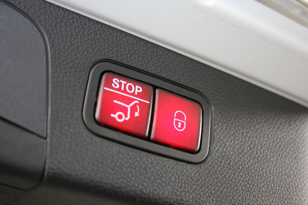 2016 Mercedes-Benz GLC-Class Image 18