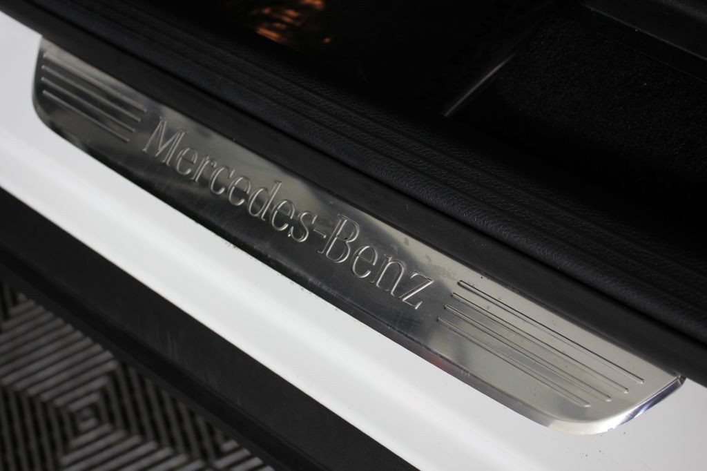 2016 Mercedes-Benz GLC-Class Image 26