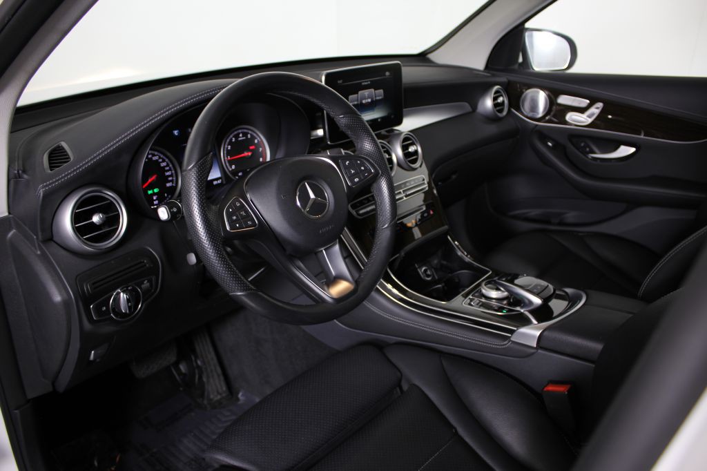 2016 Mercedes-Benz GLC-Class Image 28