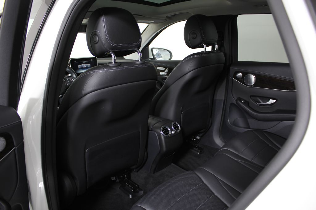 2016 Mercedes-Benz GLC-Class Image 33