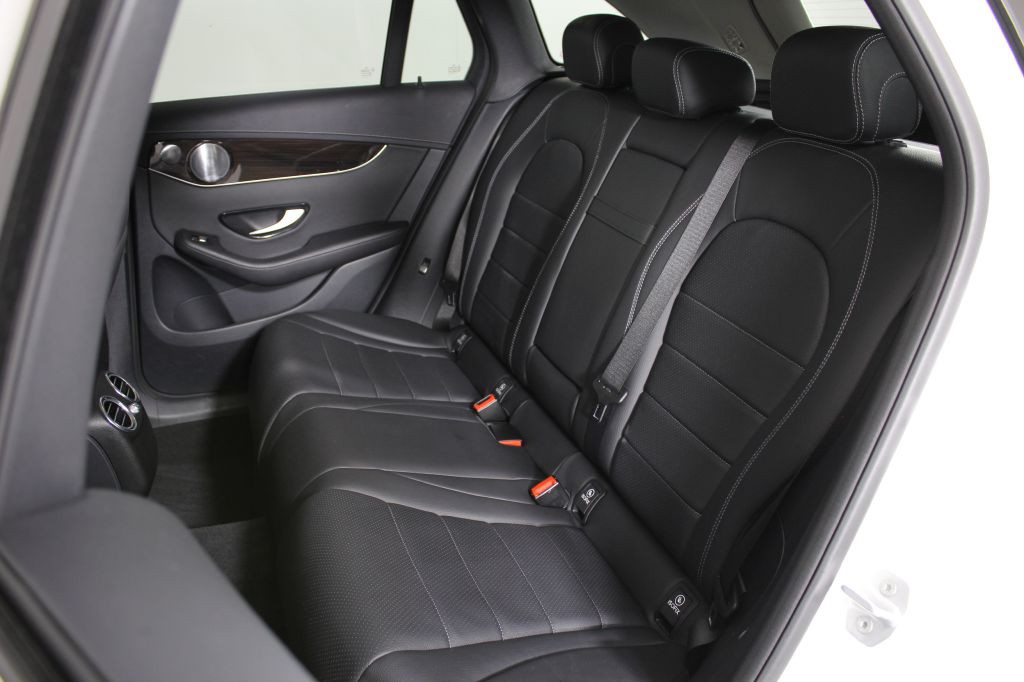 2016 Mercedes-Benz GLC-Class Image 34