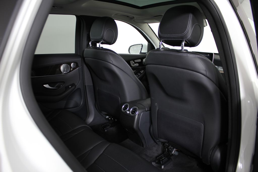 2016 Mercedes-Benz GLC-Class Image 37