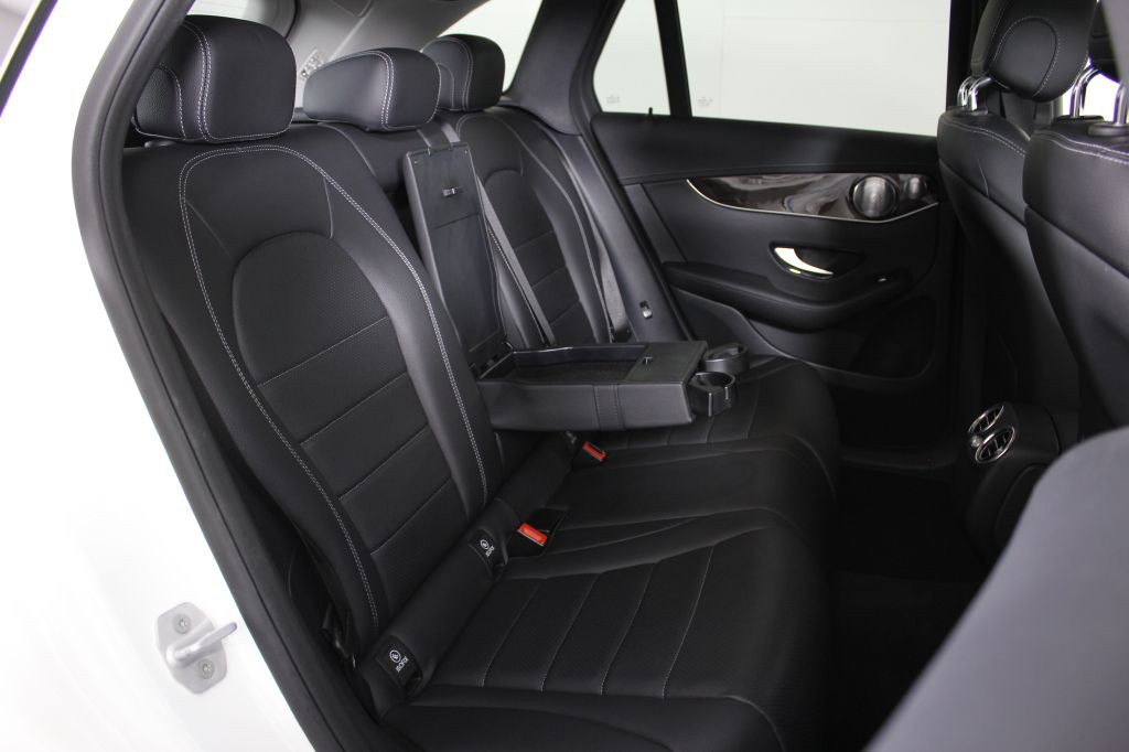 2016 Mercedes-Benz GLC-Class Image 38