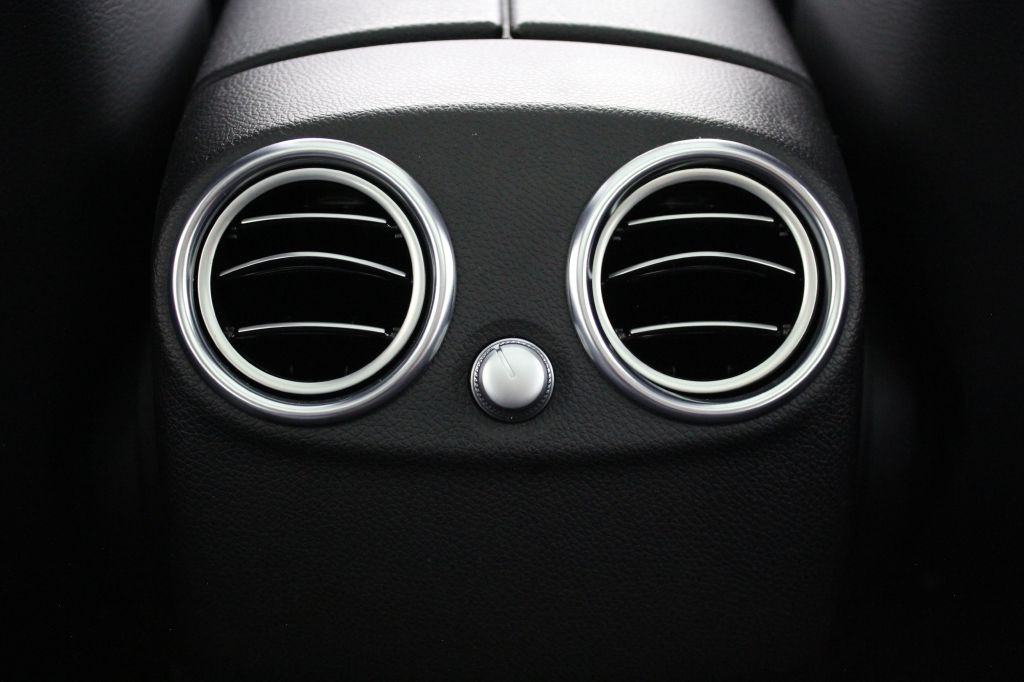 2016 Mercedes-Benz GLC-Class Image 43