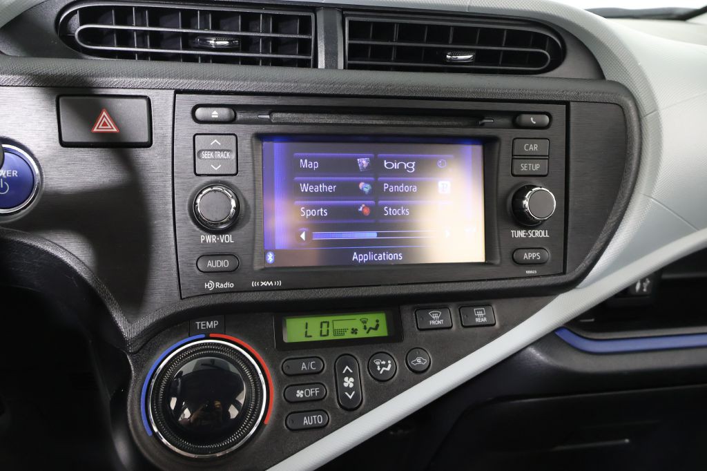 2012 Toyota Prius Image 25