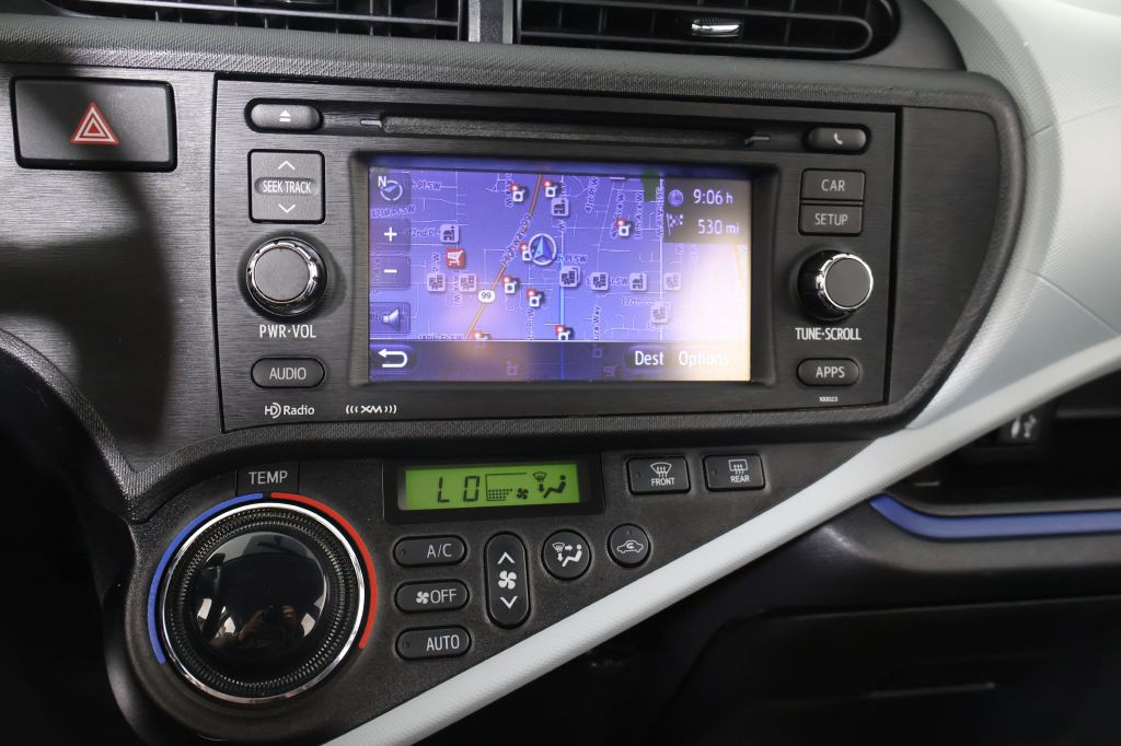 2012 Toyota Prius Image 26