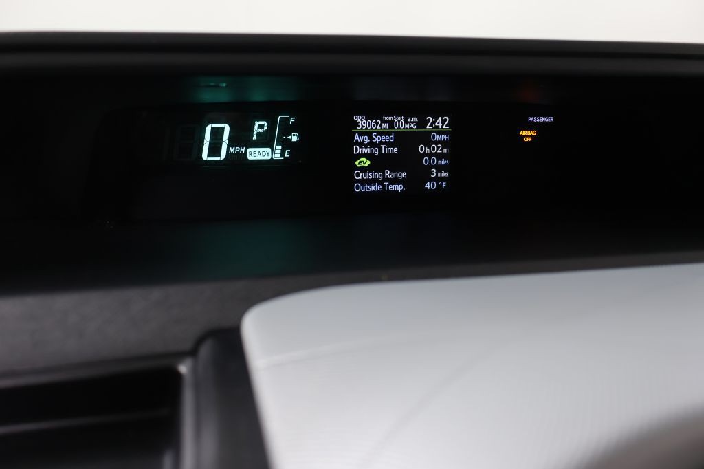 2012 Toyota Prius Image 30