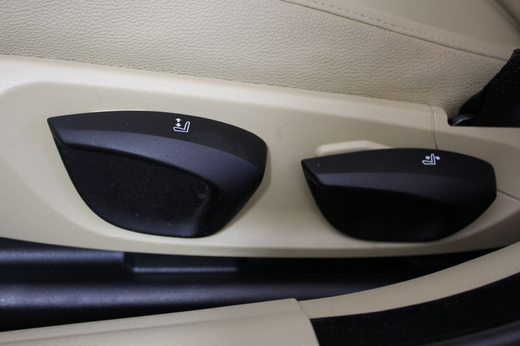 2006 BMW 3 Series Image 23