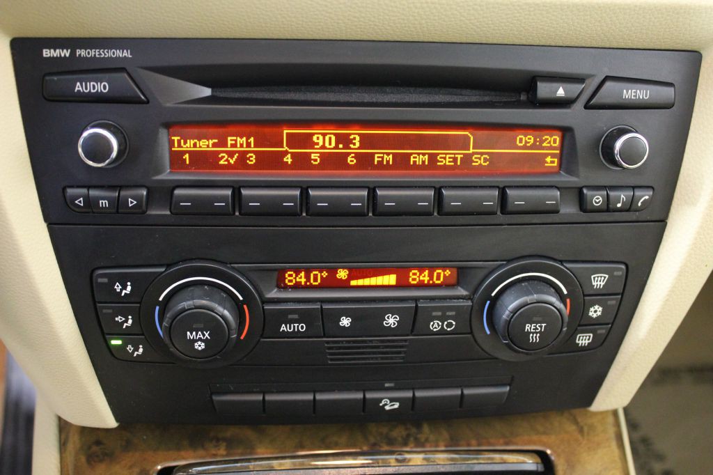 2006 BMW 3 Series Image 32