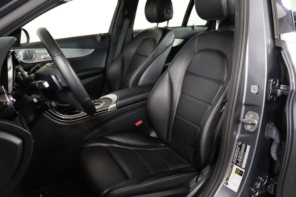 2018 Mercedes-Benz C-Class Image 15