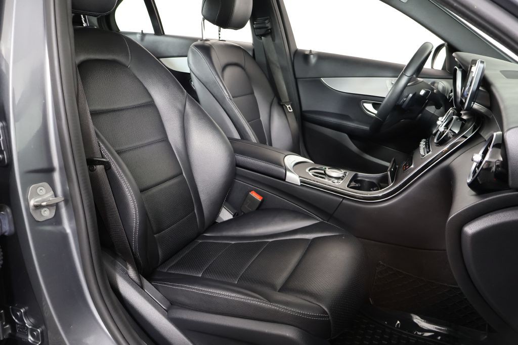 2018 Mercedes-Benz C-Class Image 21