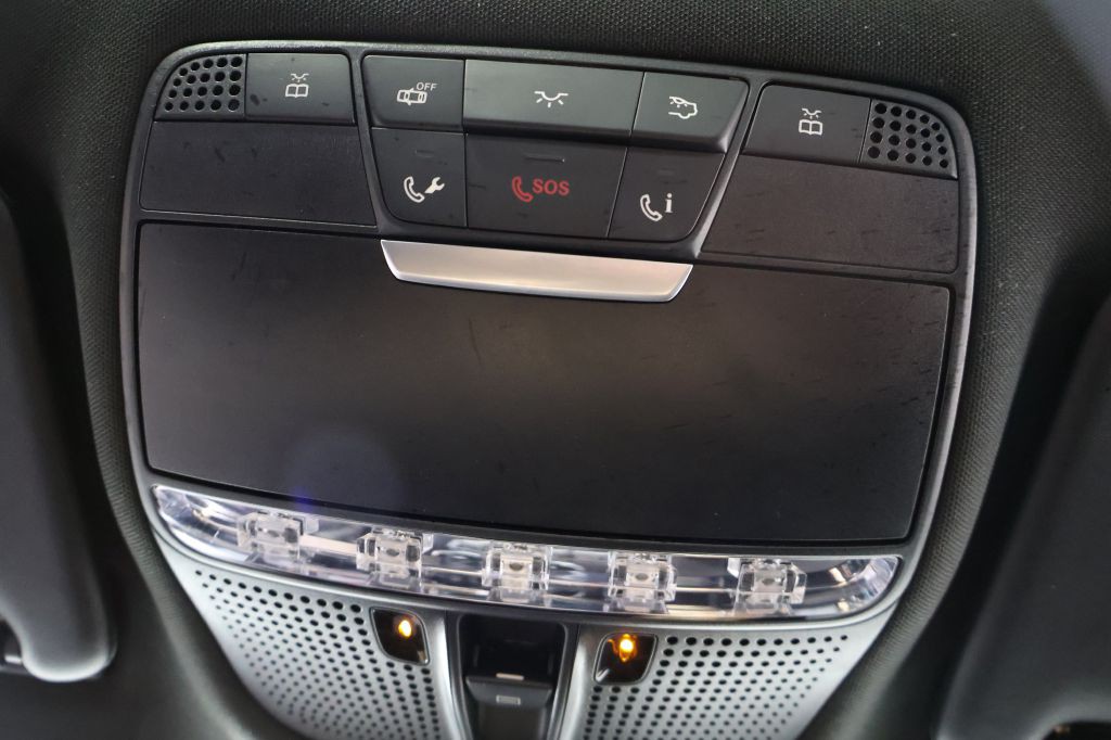 2018 Mercedes-Benz C-Class Image 40