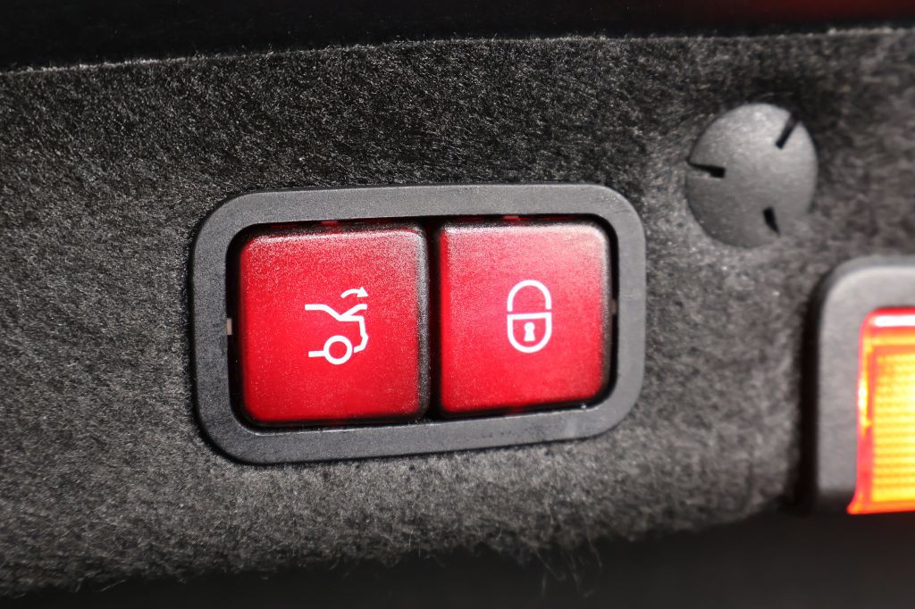 2018 Mercedes-Benz C-Class Image 43