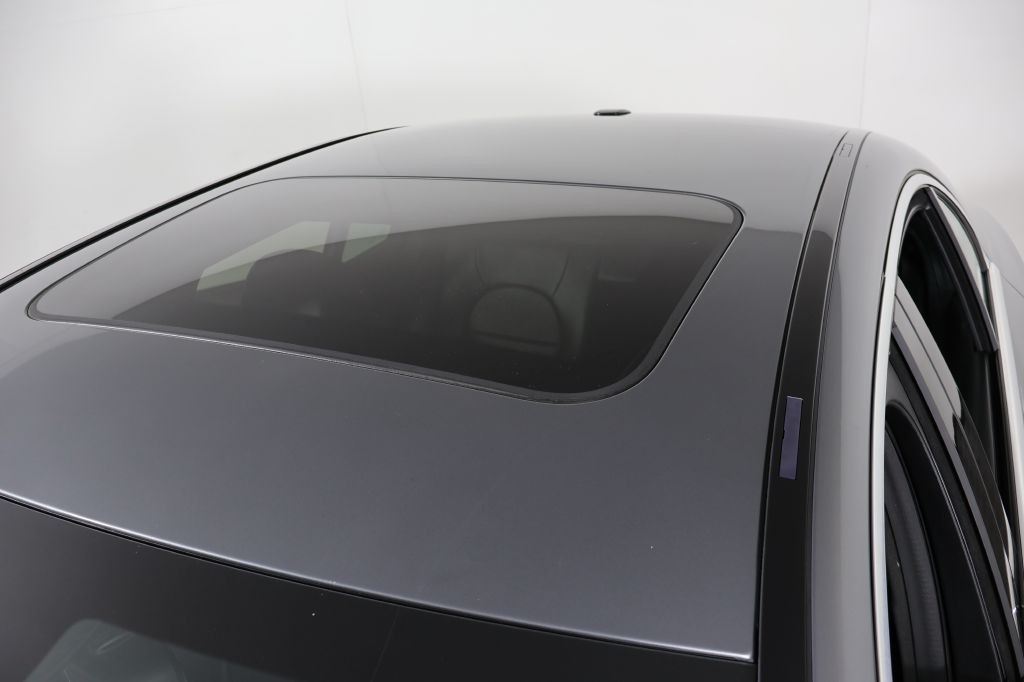 2018 Mercedes-Benz C-Class Image 48