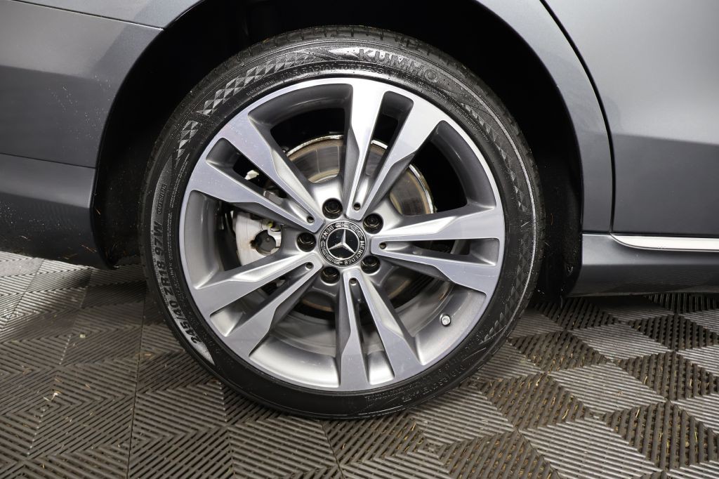 2018 Mercedes-Benz C-Class Image 50