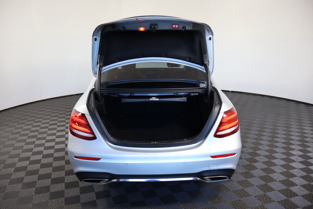 2017 Mercedes-Benz E-Class Image 13