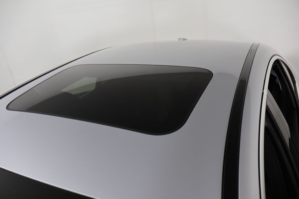 2017 Mercedes-Benz E-Class Image 14