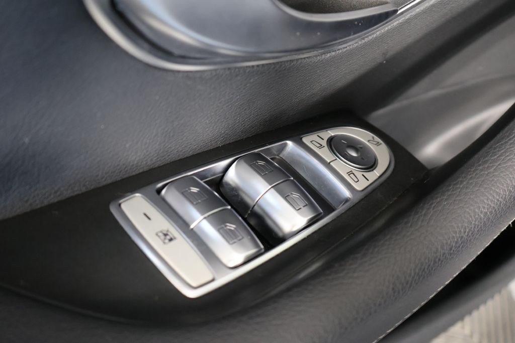 2017 Mercedes-Benz E-Class Image 24
