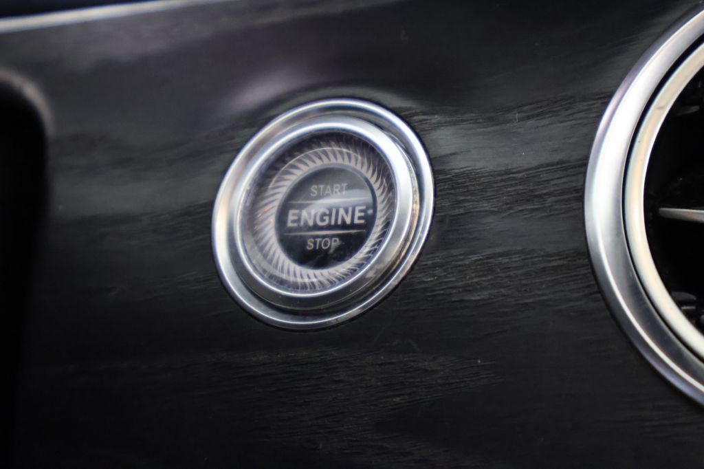 2017 Mercedes-Benz E-Class Image 34