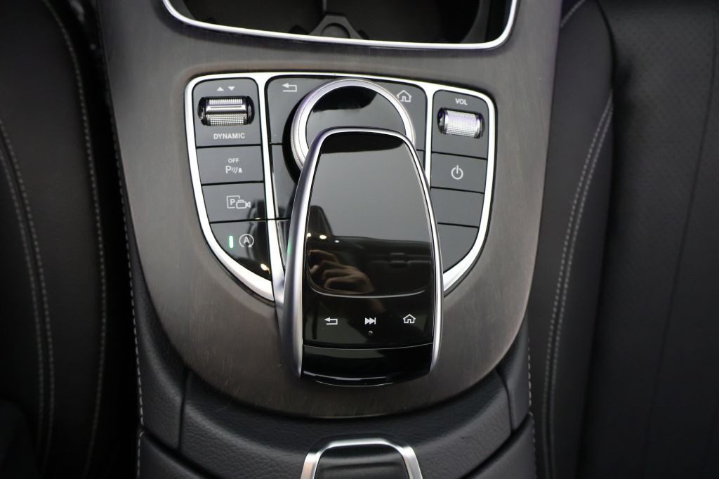 2017 Mercedes-Benz E-Class Image 41