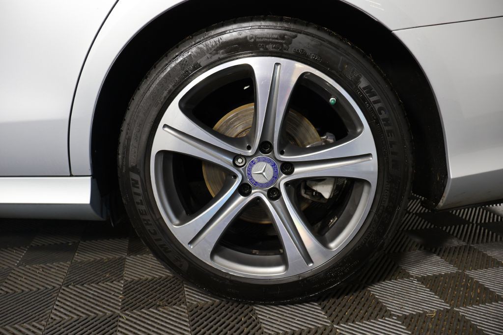 2017 Mercedes-Benz E-Class Image 55