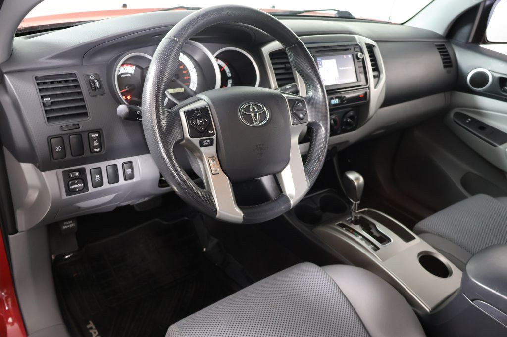 2014 Toyota Tacoma Image 16