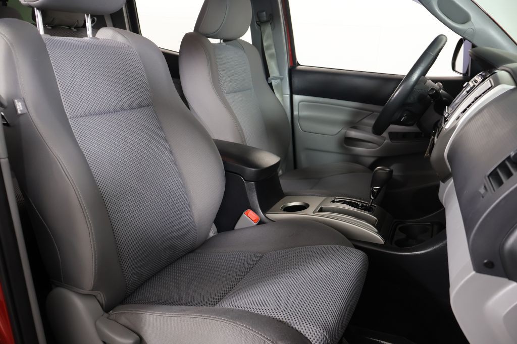 2014 Toyota Tacoma Image 21