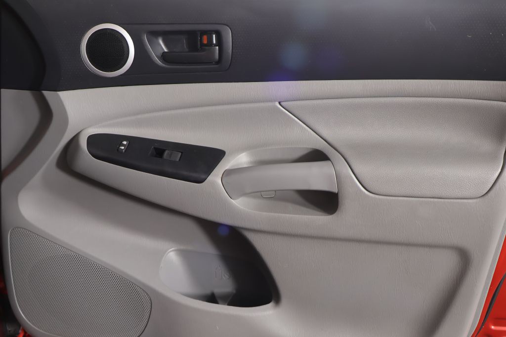 2014 Toyota Tacoma Image 36