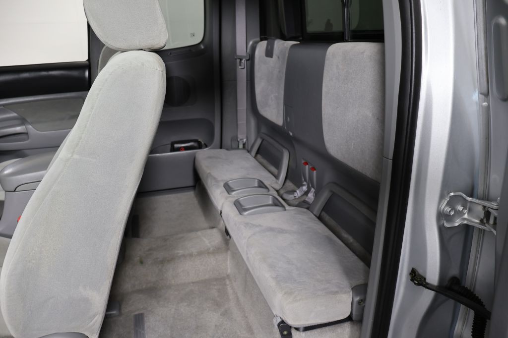 2006 Toyota Tacoma Image 17