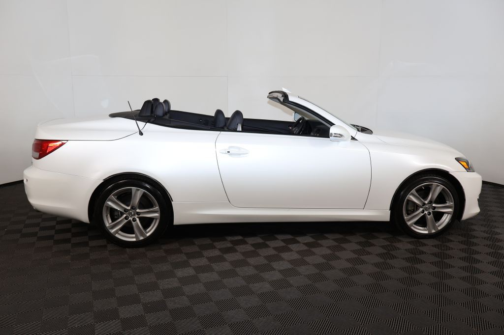 2014 Lexus IS Image 23