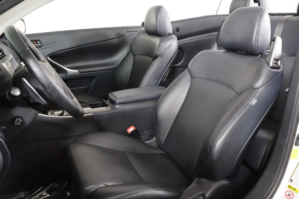 2014 Lexus IS Image 30