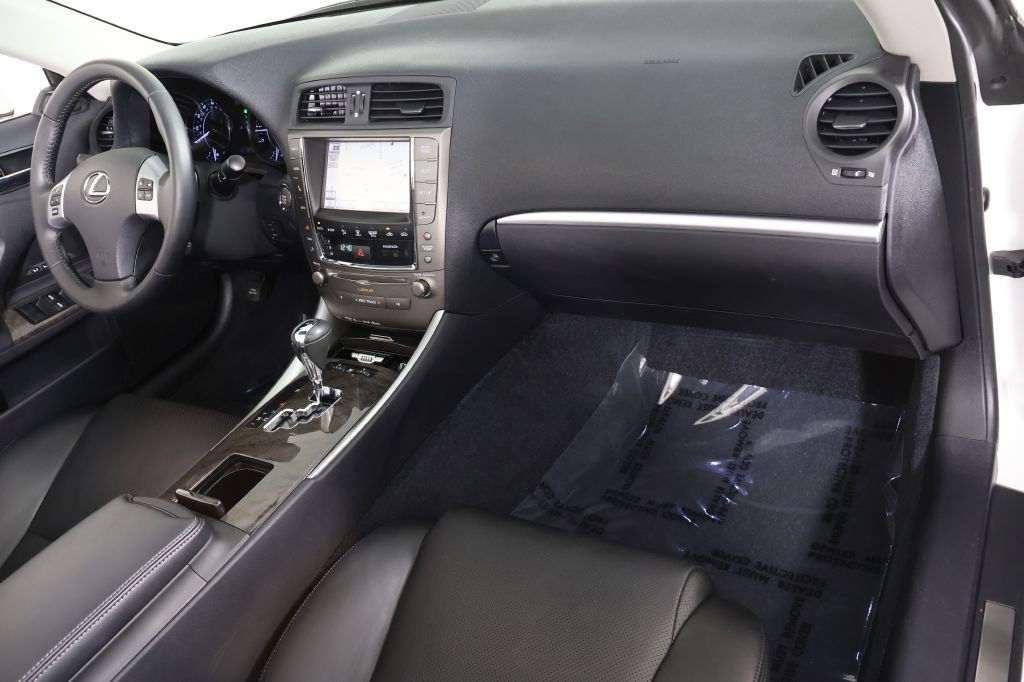 2014 Lexus IS Image 31