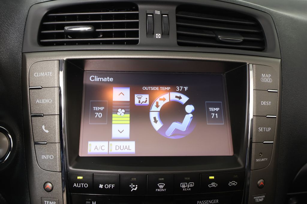 2014 Lexus IS Image 47