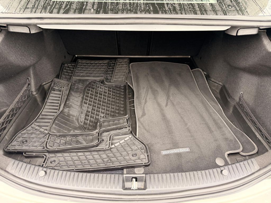 2017 Mercedes-Benz C-Class Image 15