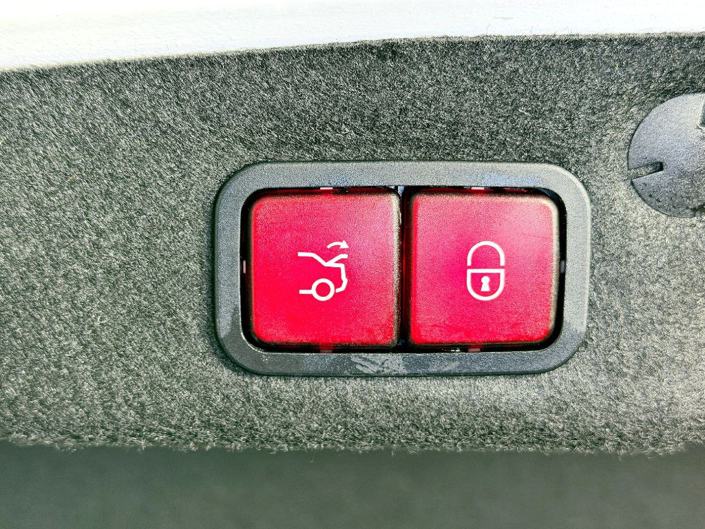 2017 Mercedes-Benz C-Class Image 16