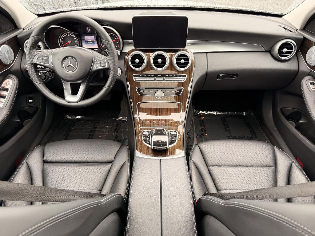 2017 Mercedes-Benz C-Class Image 17
