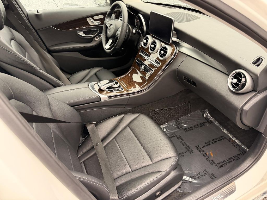 2017 Mercedes-Benz C-Class Image 20