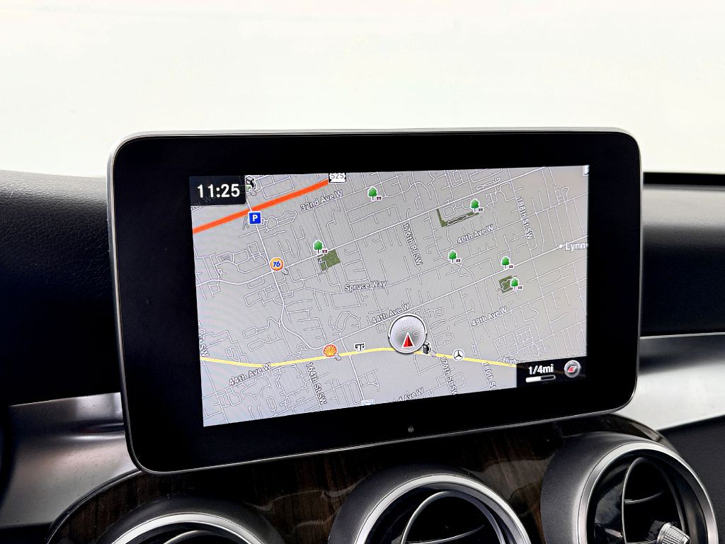 2017 Mercedes-Benz C-Class Image 26