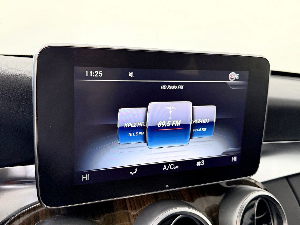 2017 Mercedes-Benz C-Class Image 27