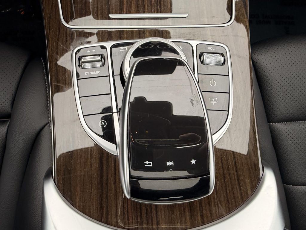 2017 Mercedes-Benz C-Class Image 30