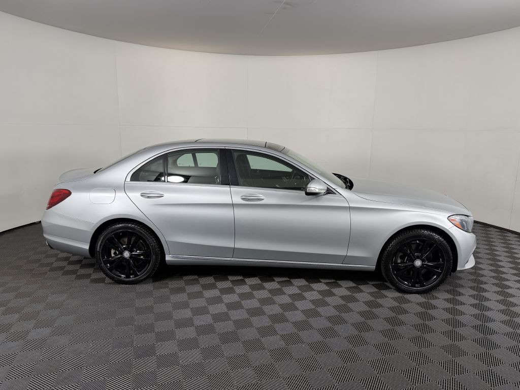 2015 Mercedes-Benz C-Class Image 9