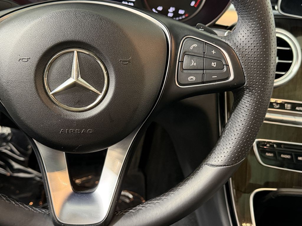 2015 Mercedes-Benz C-Class Image 17